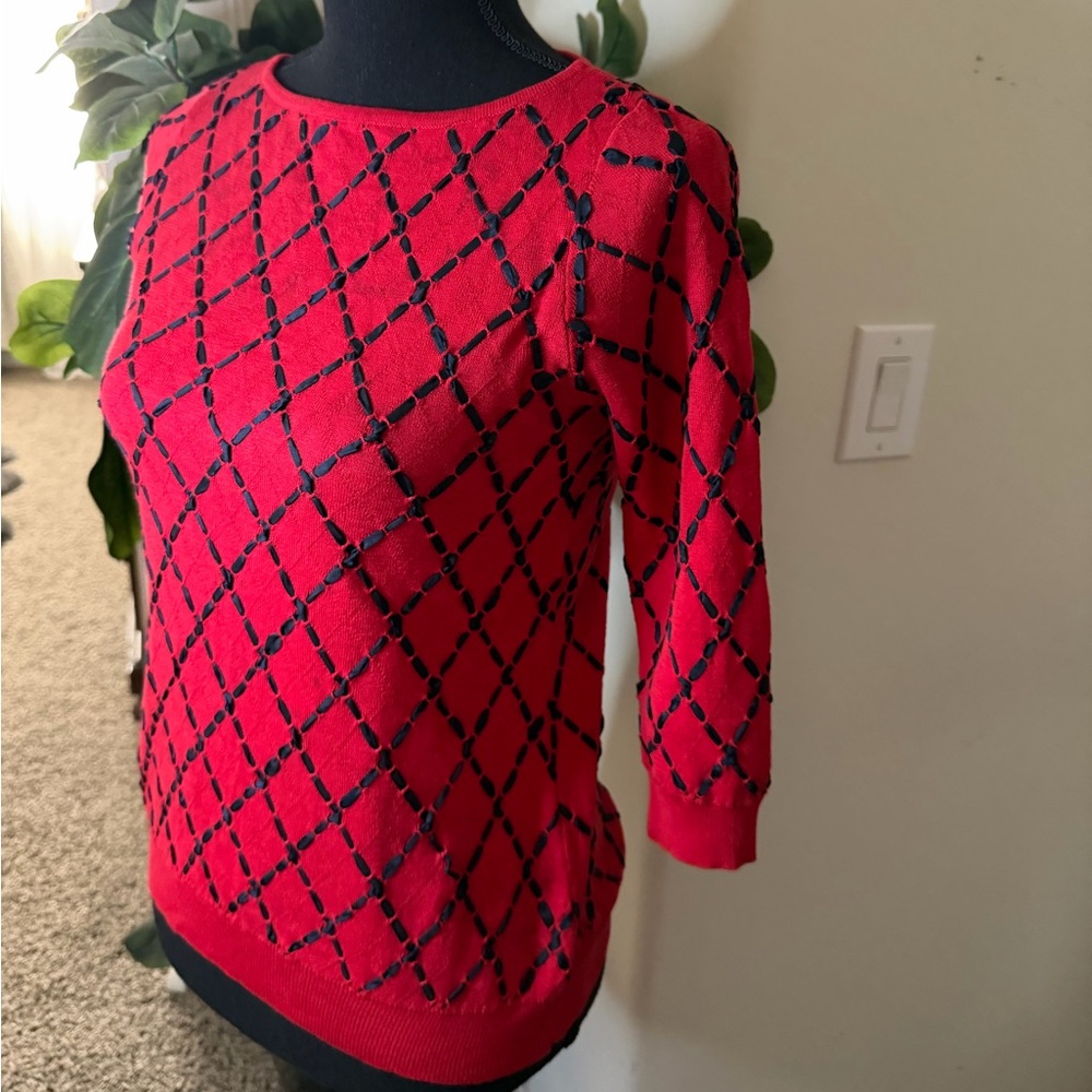Red blouse - Picture 4 of 13